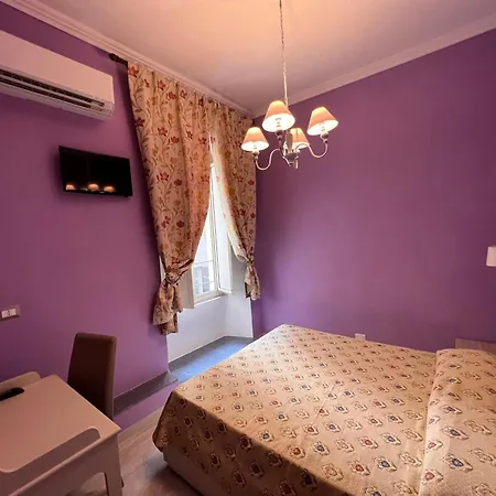 Πανσιόν Biondi Cavour 4*
