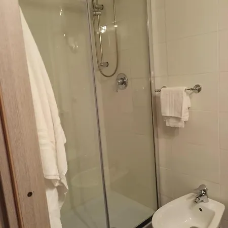 Πανσιόν Biondi Cavour 4*