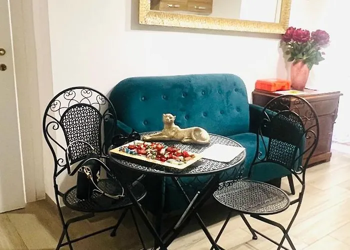 Biondi Cavour Konukevi 4*